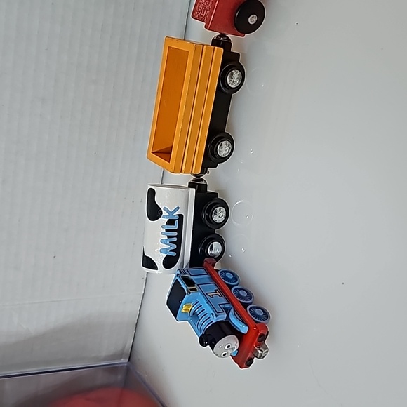 Thomas and Friends Toy Trains - Picture 2 of 6